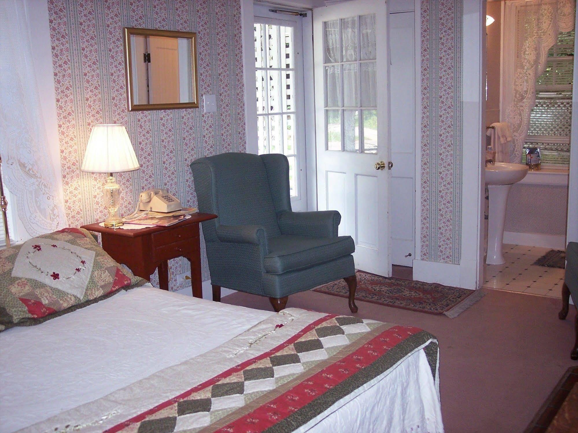 Glen Oaks Inn Intervale Exterior photo